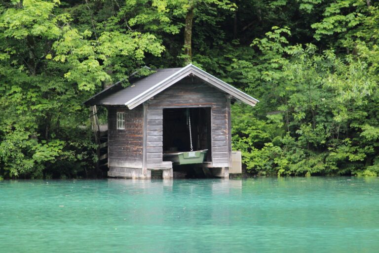 Architectural Deep Dive: Data Lakehouse